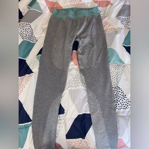Gray gym shark leggings size small. Worn once.